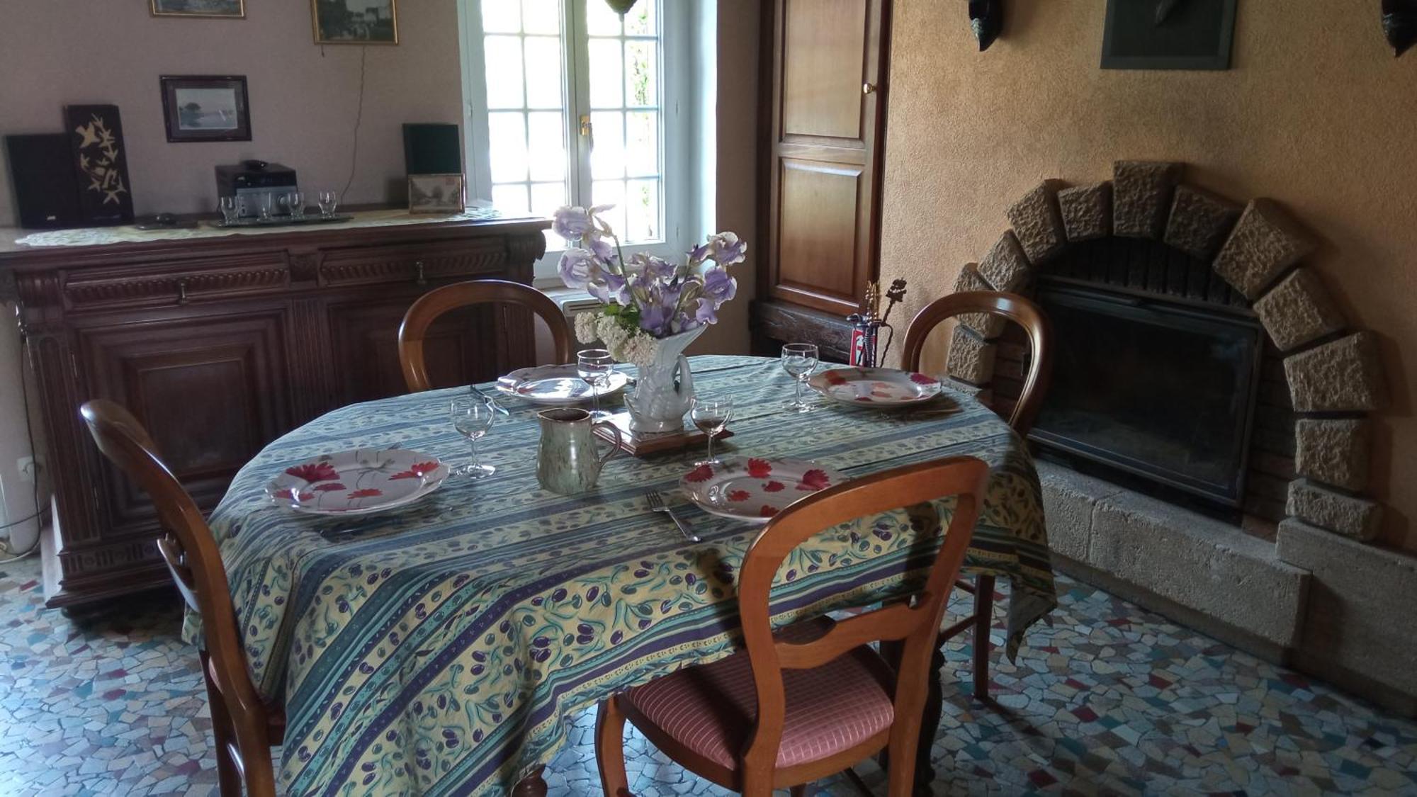 Chantilly ,Petit Dejeuner Et Table D'Hotes Possible Noyers  Luaran gambar