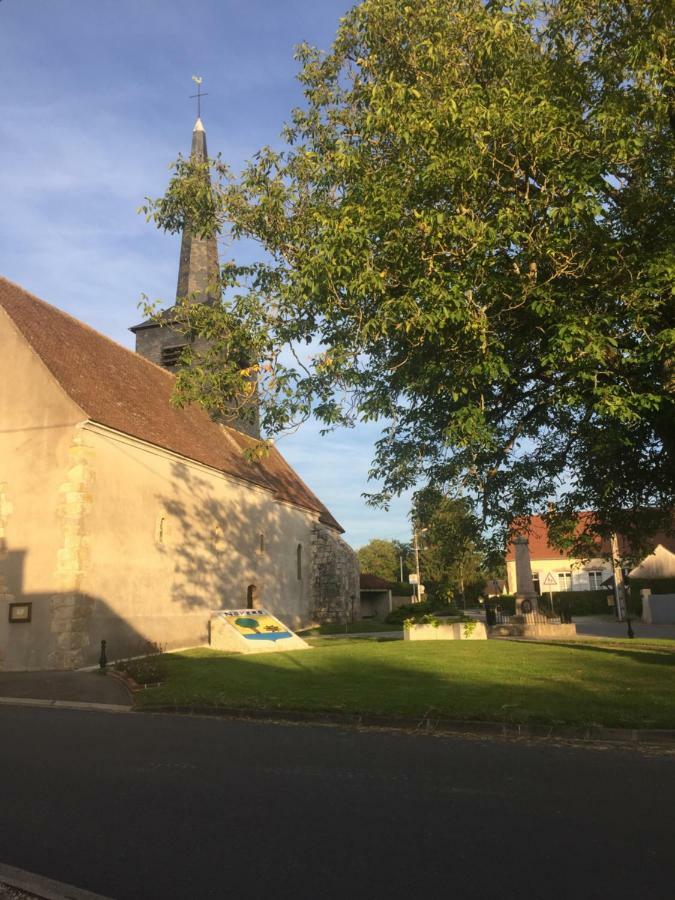 Chantilly ,Petit Dejeuner Et Table D'Hotes Possible Noyers  Luaran gambar